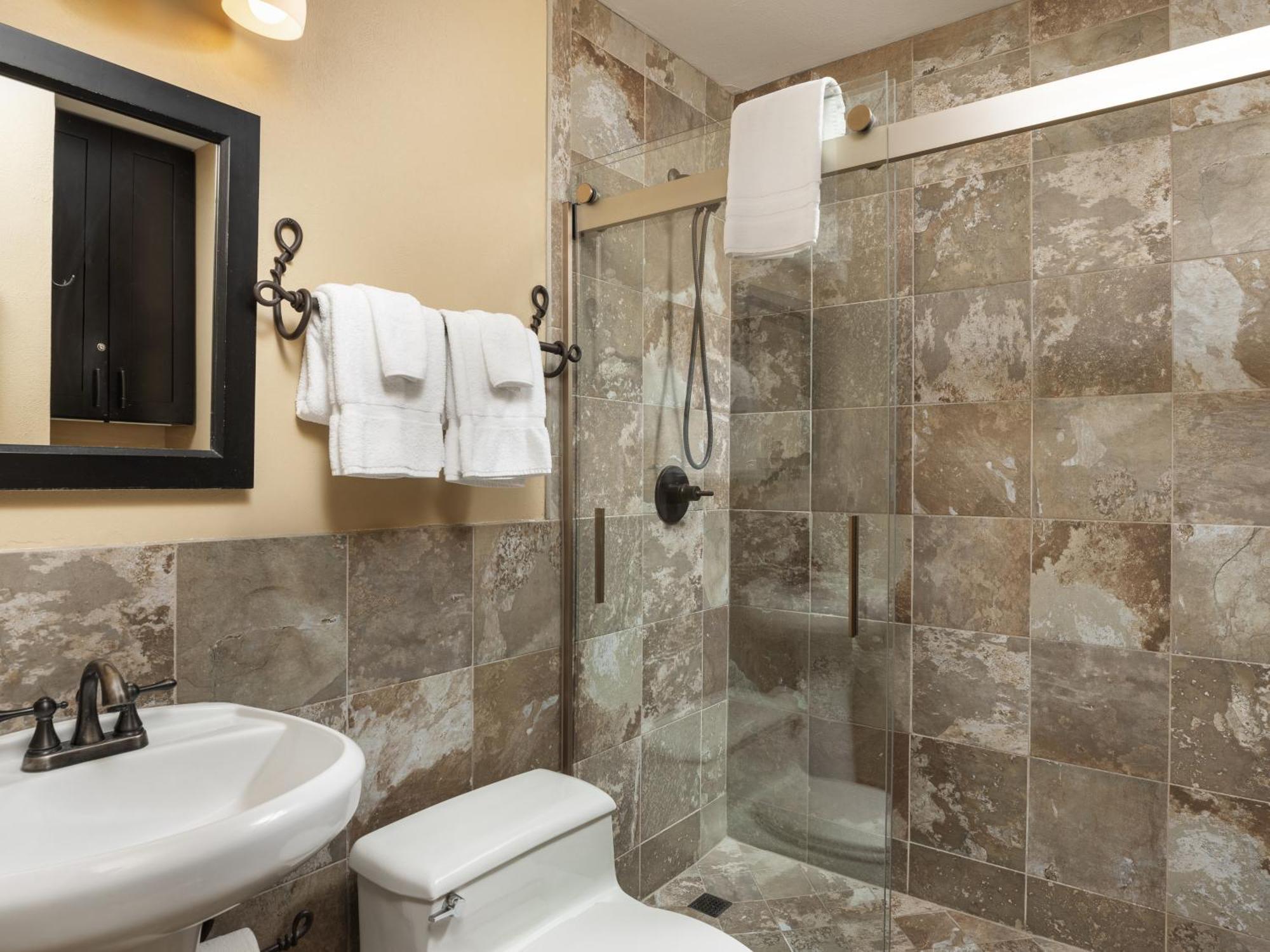 21 - Coraltree Collection * Vail
